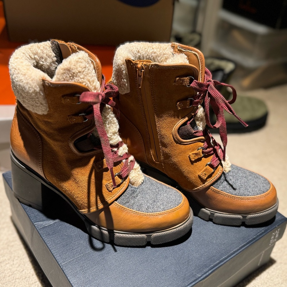 NATURALIZER Myla Womens Leather Cold Weather Combat & Lace-Up Boots.